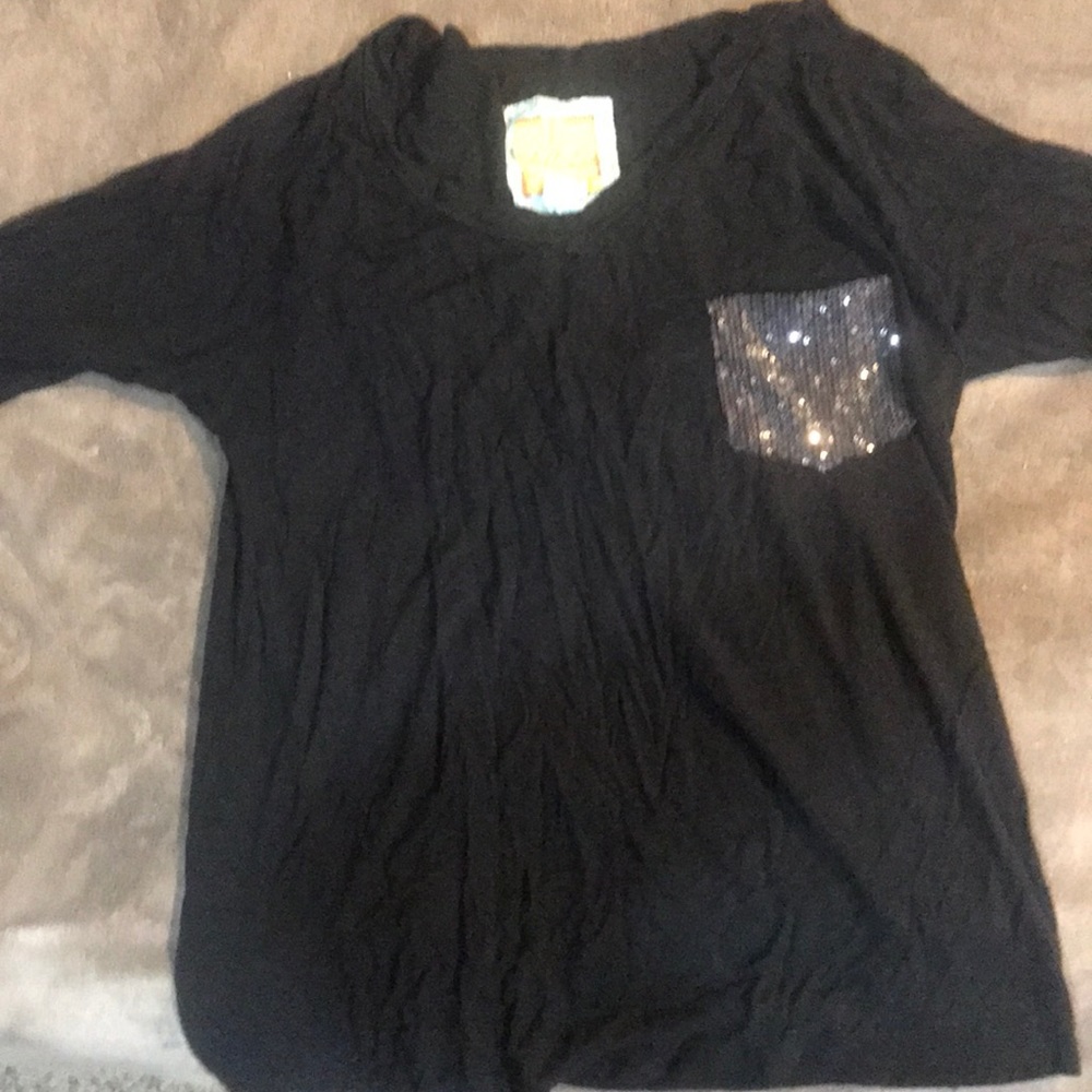 Black t shirt